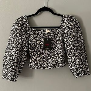 Women’s Levi’s Puff Long Sleeve Yvie Floral Cropped blouse, size XS